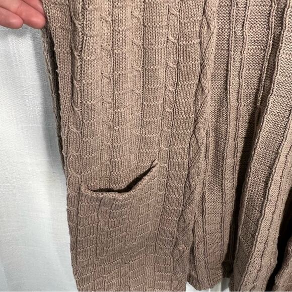 Leo & Nicole Tan Cable Knit Long Cardigan Size L - Picture 4 of 7